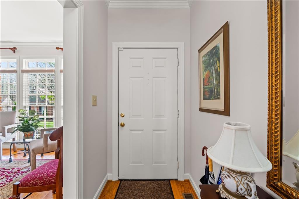 913 Flicker Lane High Point, NC 27262 - Photo 3 of 42