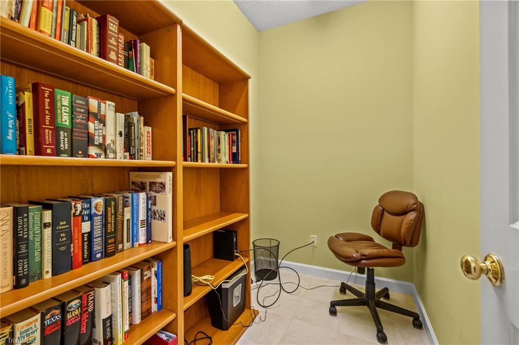 913 Flicker Lane High Point, NC 27262 - Photo 31 of 42