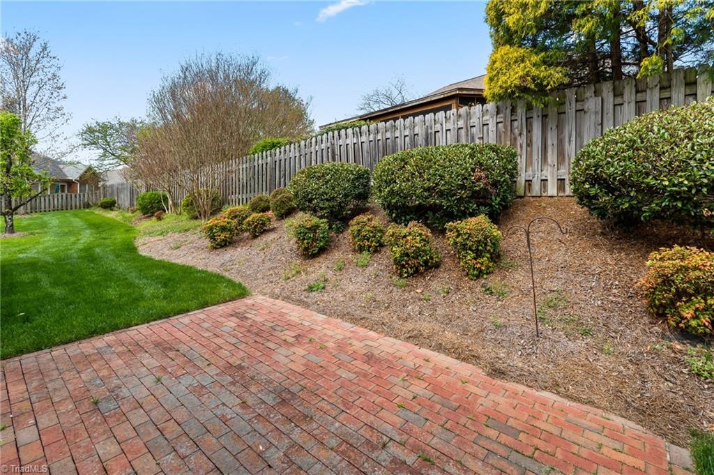 913 Flicker Lane High Point, NC 27262 - Photo 33 of 42