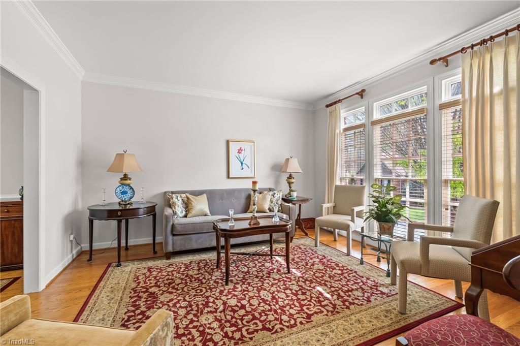 913 Flicker Lane High Point, NC 27262 - Photo 5 of 42