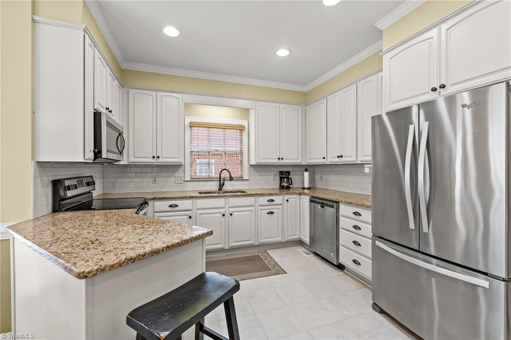 913 Flicker Lane High Point, NC 27262 - Photo 10 of 42