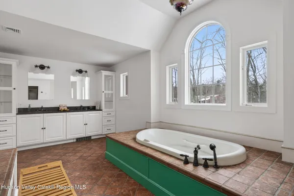 $875,000 | 30 Alison Court, Kingston, NY 12401