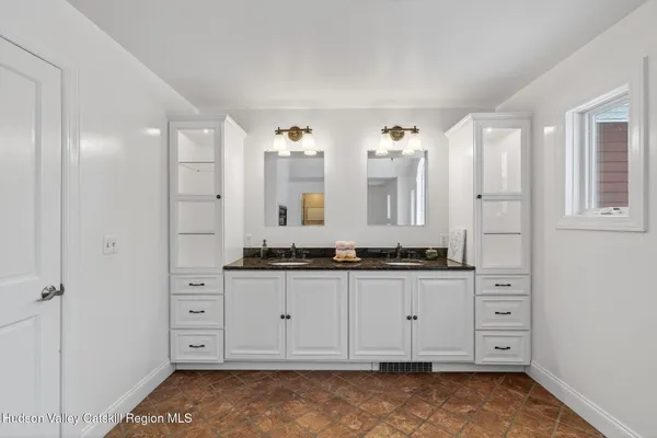 $875,000 | 30 Alison Court, Kingston, NY 12401