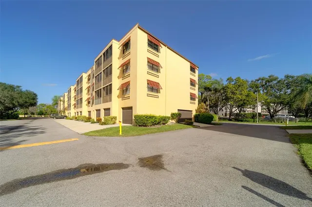 $299,999 | 5849 Park Street North, Unit 404, St. Petersburg, FL 33709
