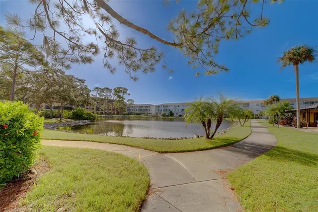 $299,999 | 5849 Park Street North, Unit 404, St. Petersburg, FL 33709