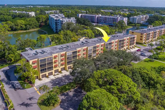$299,999 | 5849 Park Street North, Unit 404, St. Petersburg, FL 33709
