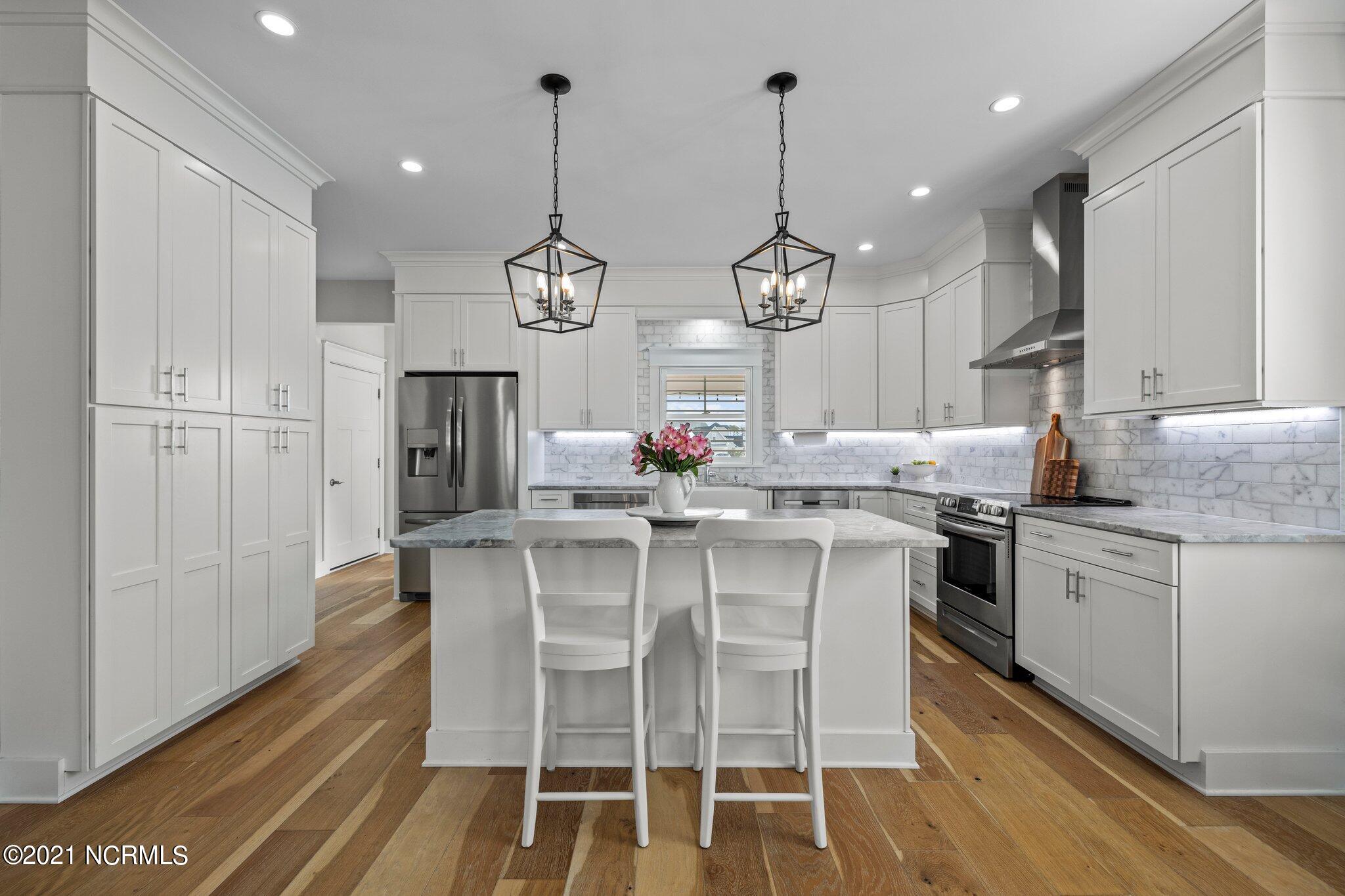 1810 Olde Farm Road Morehead City, NC 28557 - Photo 6 of 59 KITCHEN