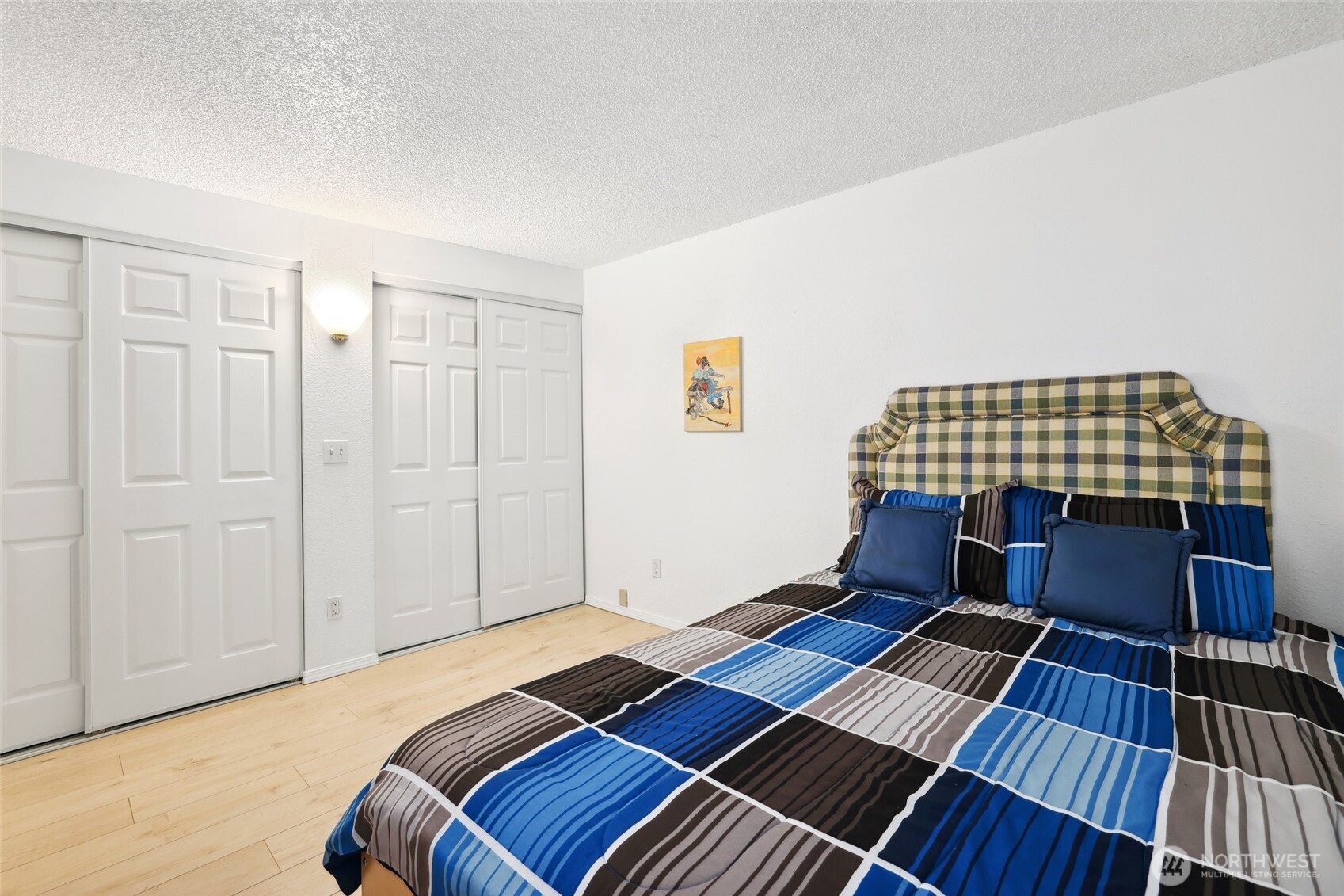 30831 13th Place South, Unit 13 Federal Way, WA 98003 - Photo 21 of 38 a bedroom with a bed and dresser