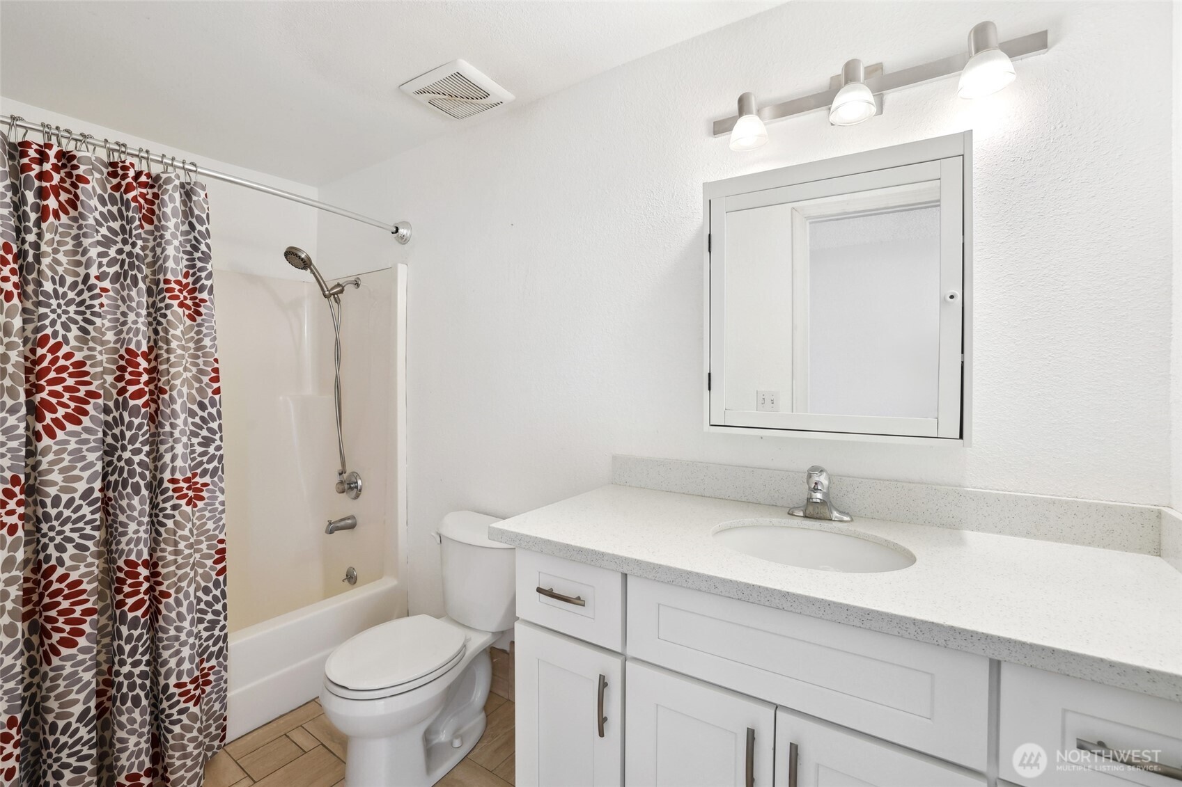 30831 13th Place South, Unit 13 Federal Way, WA 98003 - Photo 23 of 38 a bathroom with a sink toilet and shower