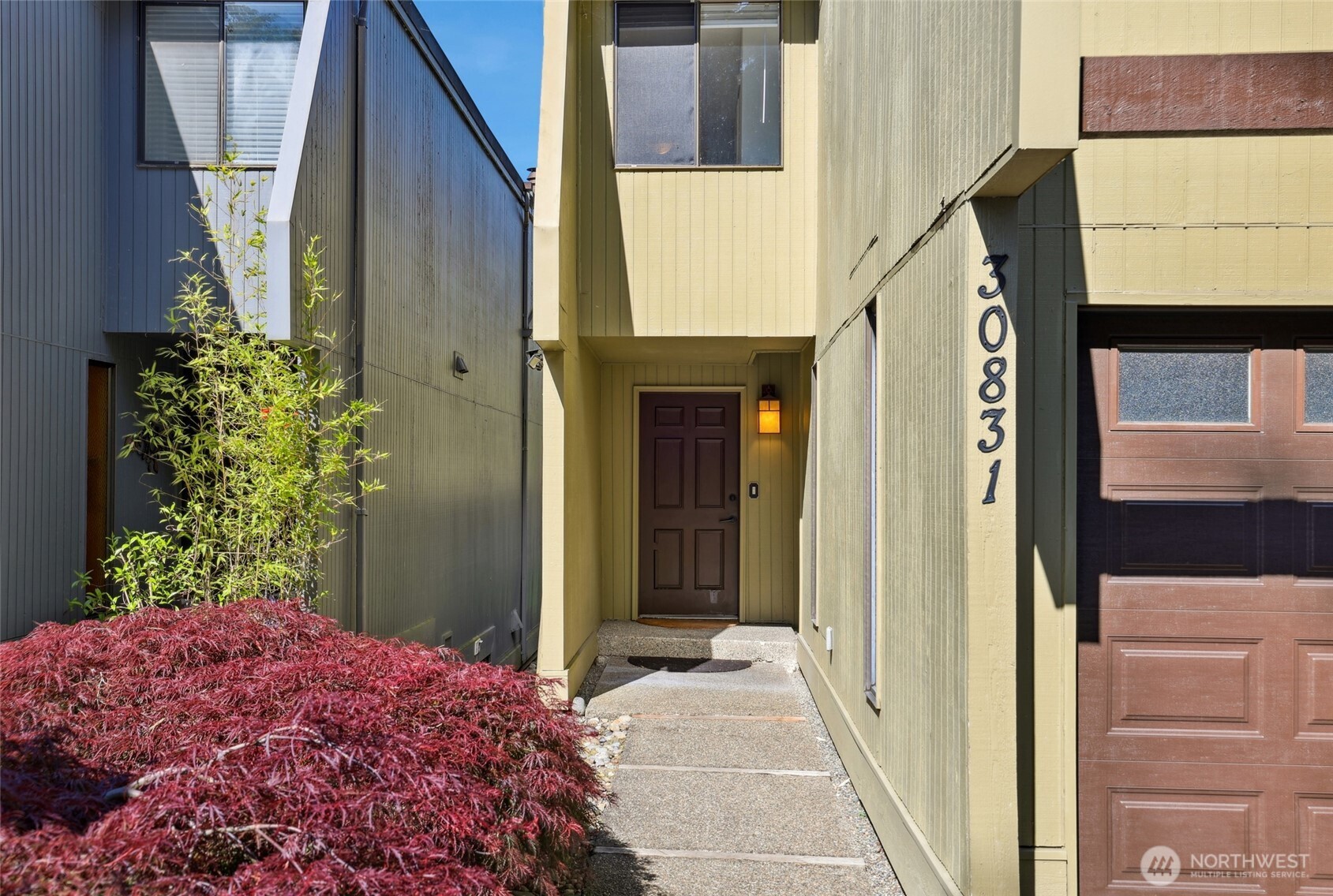 30831 13th Place South, Unit 13 Federal Way, WA 98003 - Photo 3 of 38 a entryway with a front door