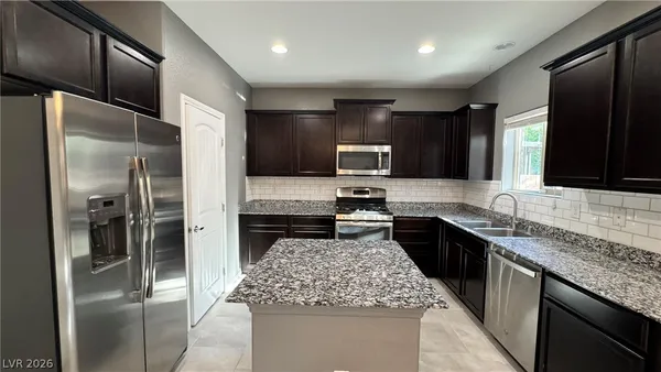 $2,298 | 8127 Winterfell Place, Las Vegas, NV 89166