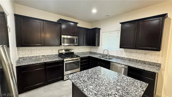 $2,295 | 8127 Winterfell Place, Las Vegas, NV 89166