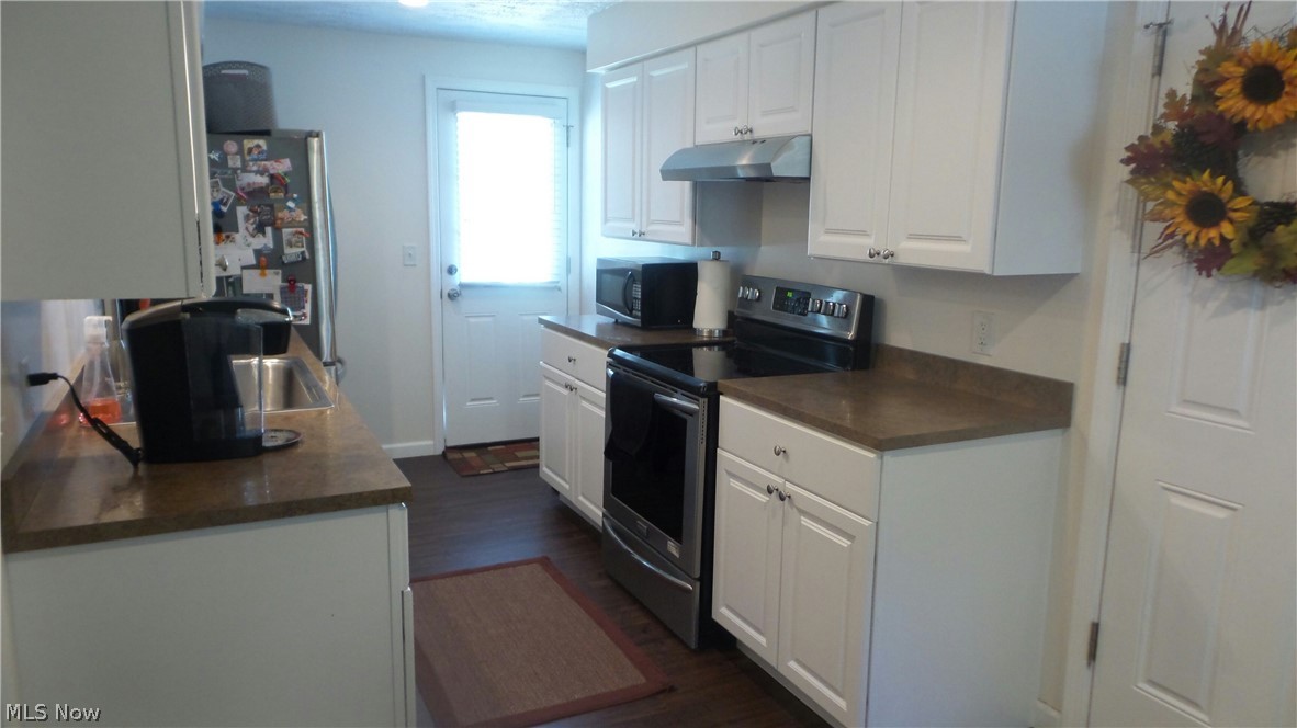 17228 Drake Road Strongsville, OH 44136 - Photo 2 of 24 Gallery Image 2