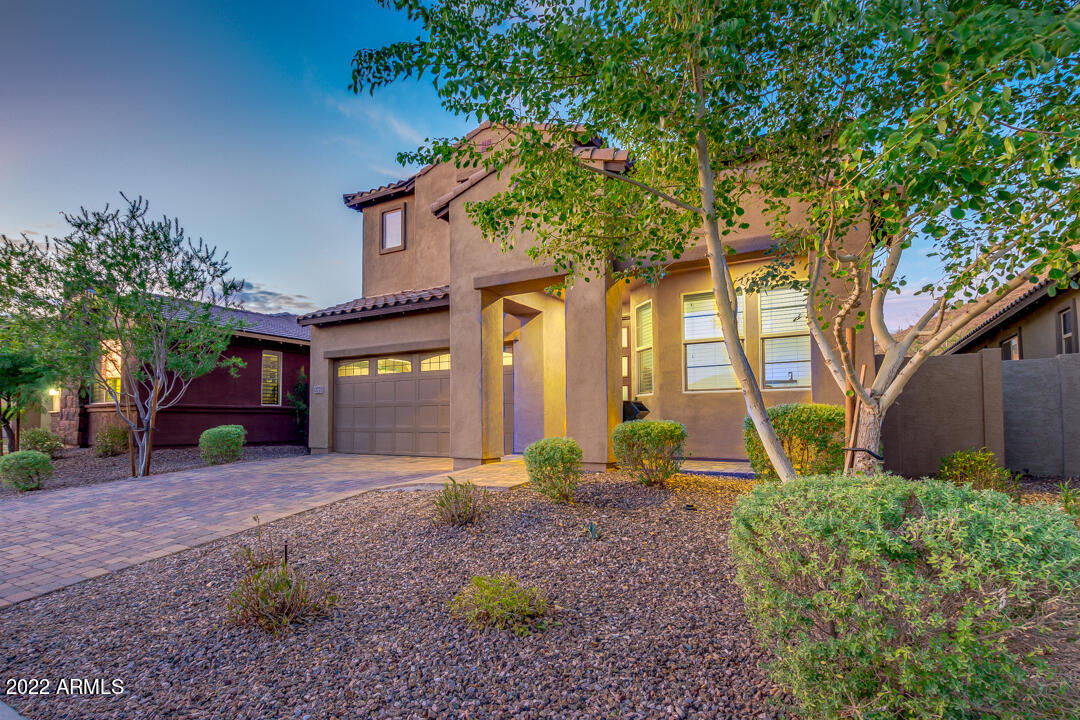 12772 West Burnside Trail Peoria, AZ 85383 - Photo 3 of 39 3
