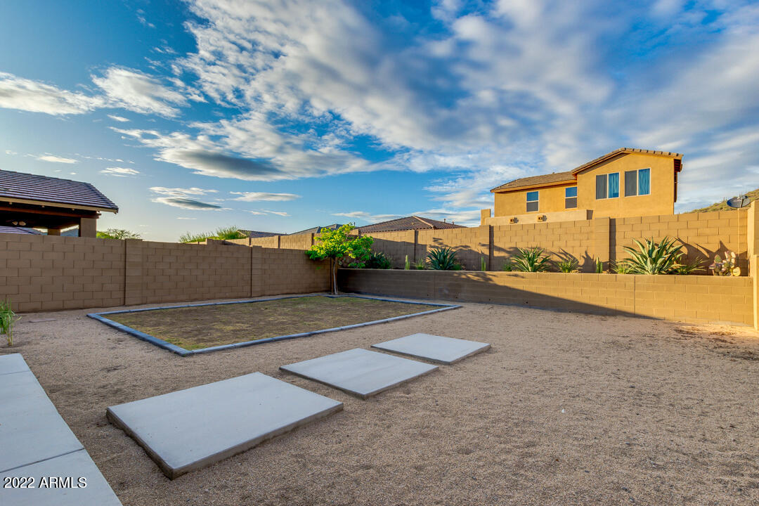 12772 West Burnside Trail Peoria, AZ 85383 - Photo 37 of 39 41-Burnside