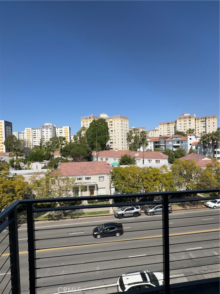 600 Ridgeley Drive Los Angeles, CA 90036 - Photo 27 of 29 a view of a city