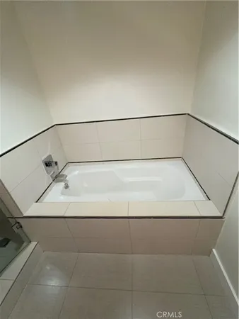 $5,300 | 600 Ridgeley Drive, Los Angeles, CA 90036