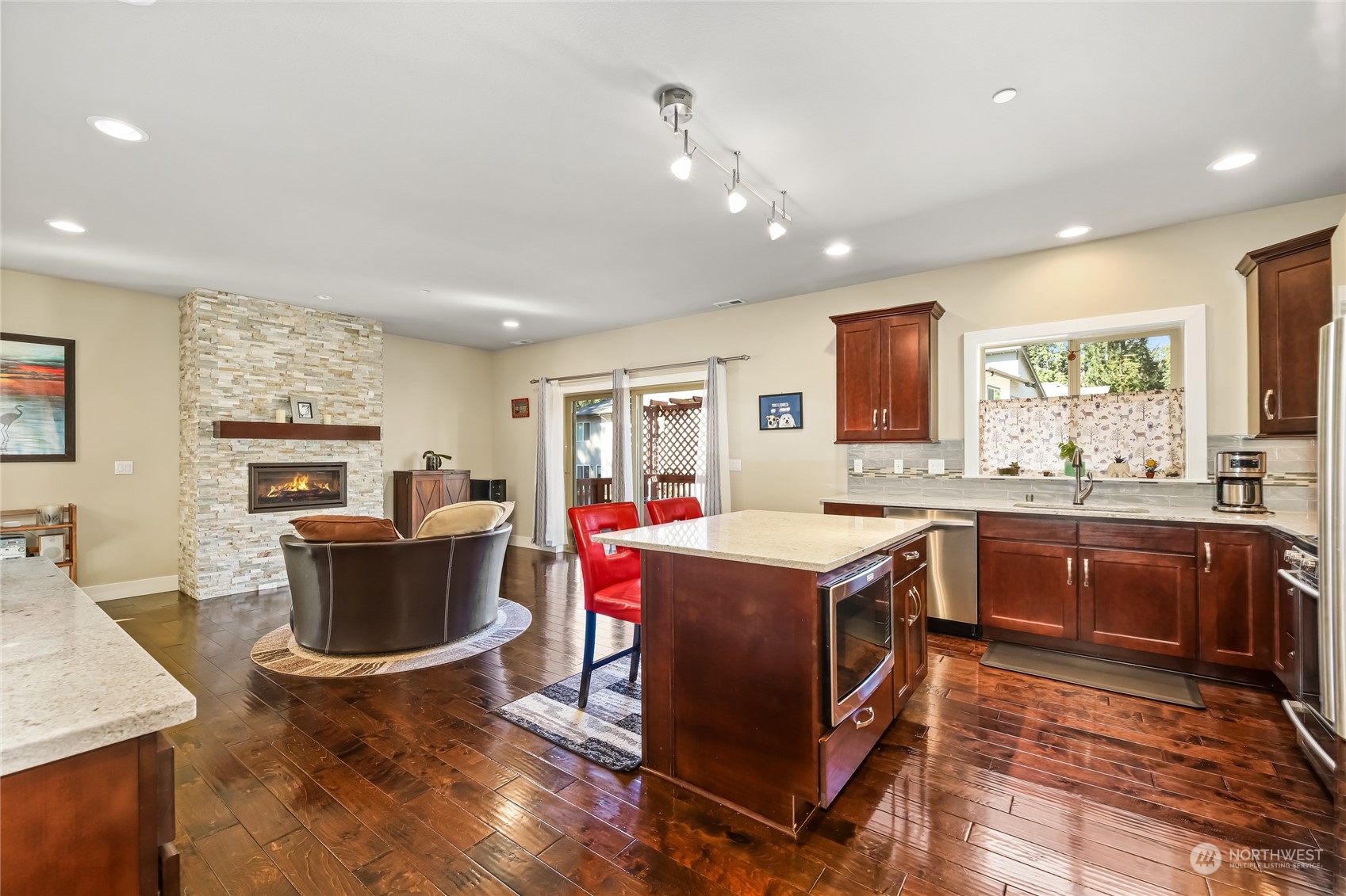 8826 234th Street Southwest Edmonds, WA 98026 - Photo 12 of 28 Gallery Image 12