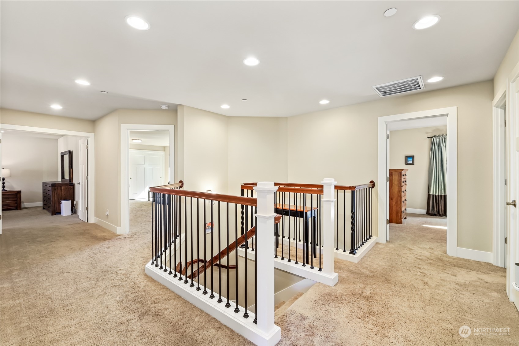 8826 234th Street Southwest Edmonds, WA 98026 - Photo 15 of 28 Gallery Image 15