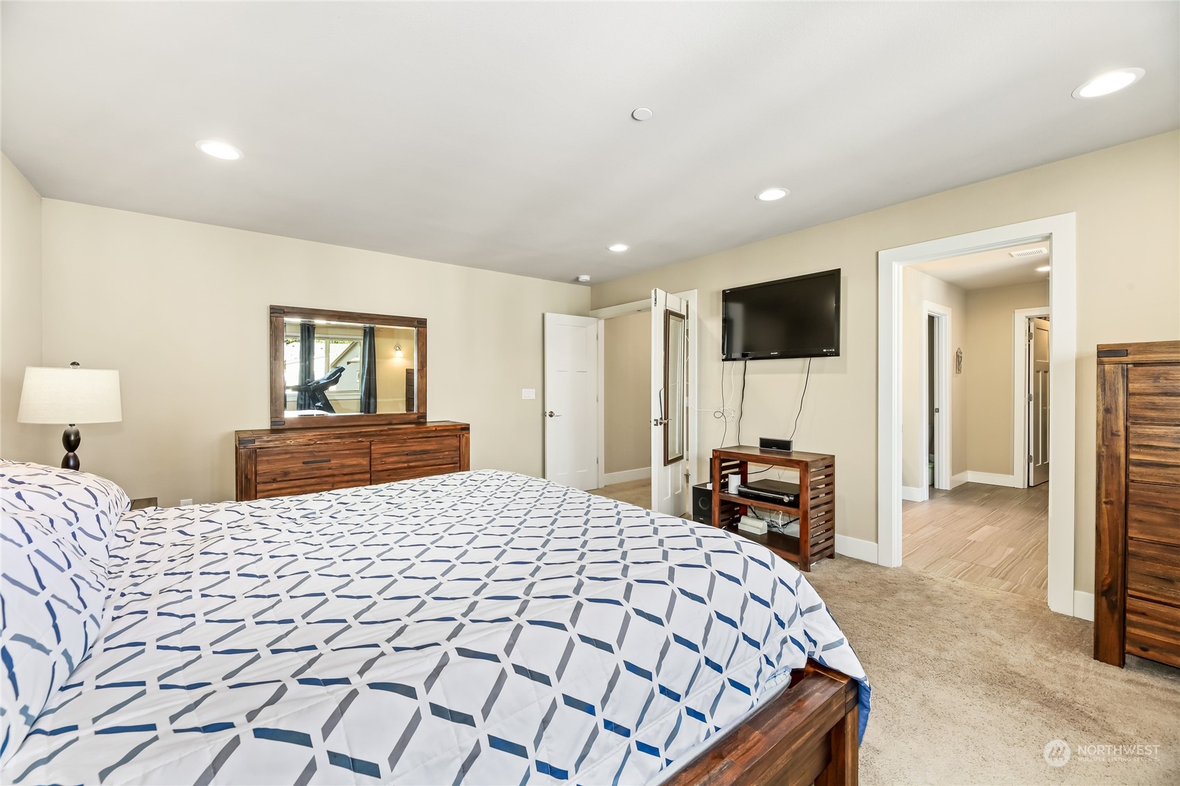 8826 234th Street Southwest Edmonds, WA 98026 - Photo 16 of 28 Gallery Image 16