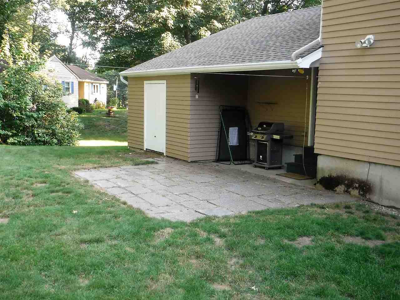 487 Woodlawn Ridge Road Pembroke, NH 03275 - Photo 5 of 16 Gallery Image 5