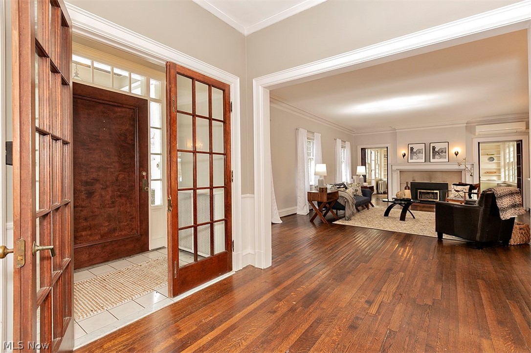 2931 Sedgewick Road Cleveland, OH 44120 - Photo 2 of 35 Gallery Image 2