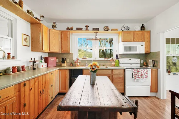 $1,350,000 | 1050 Eastside Road, Priest River, ID 83856