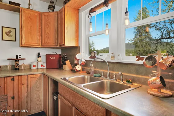 $1,350,000 | 1050 Eastside Road, Priest River, ID 83856