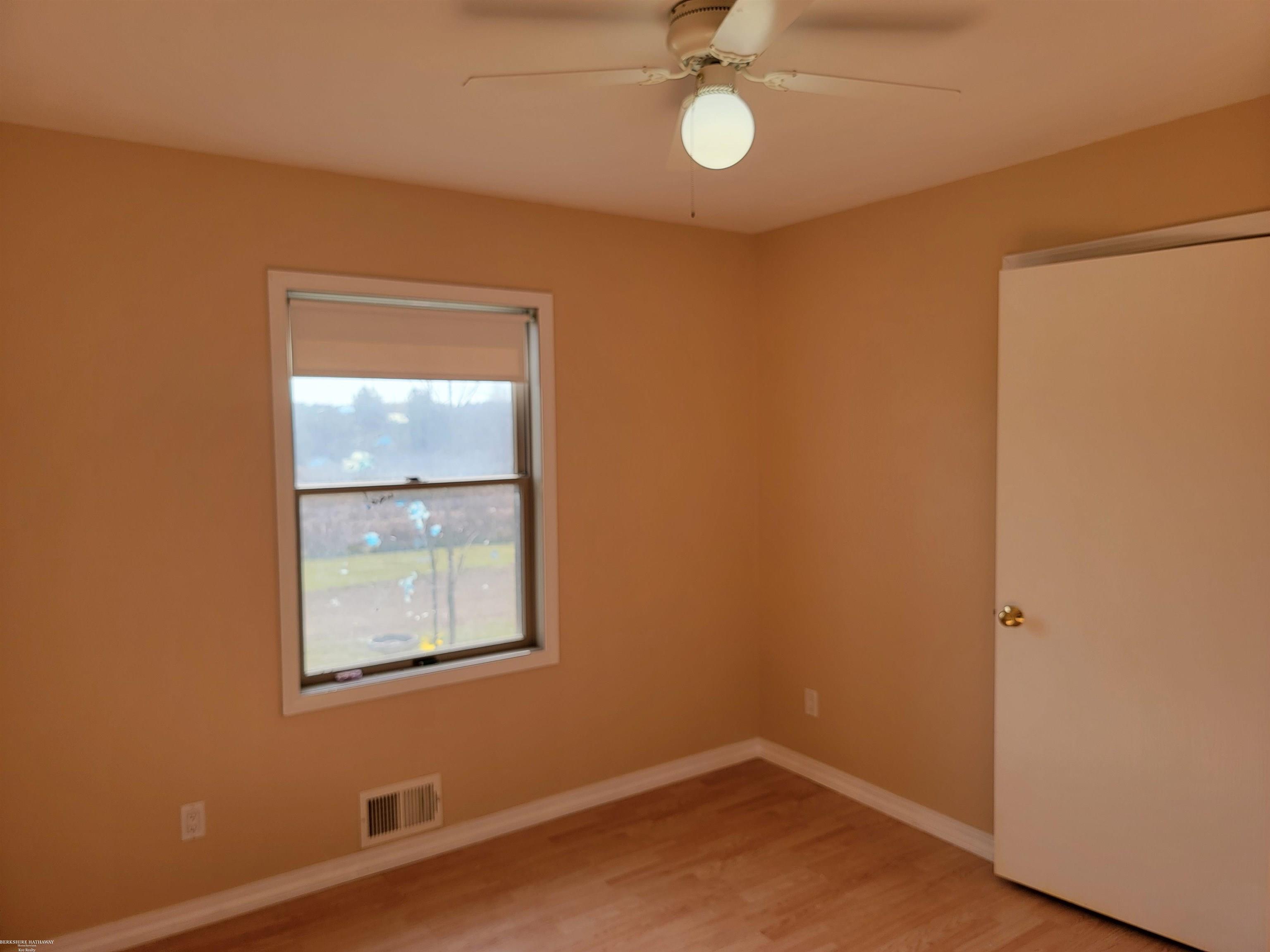 5223 Frontier Road Avoca, MI 48006 - Photo 6 of 30