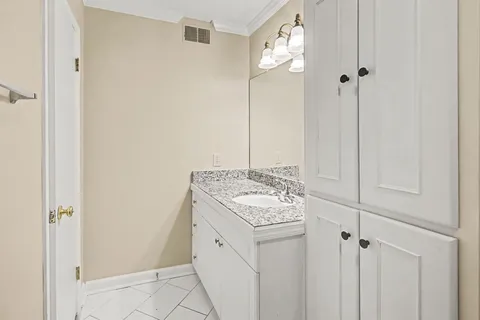 $227,900 | 1011 Murfreesboro Road, Unit L10, Franklin, TN 37064