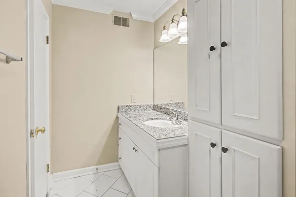 $227,900 | 1011 Murfreesboro Road, Unit L10, Franklin, TN 37064