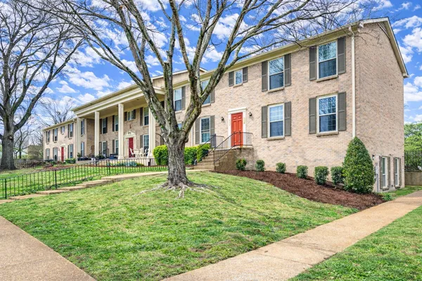 $227,900 | 1011 Murfreesboro Road, Unit L10, Franklin, TN 37064