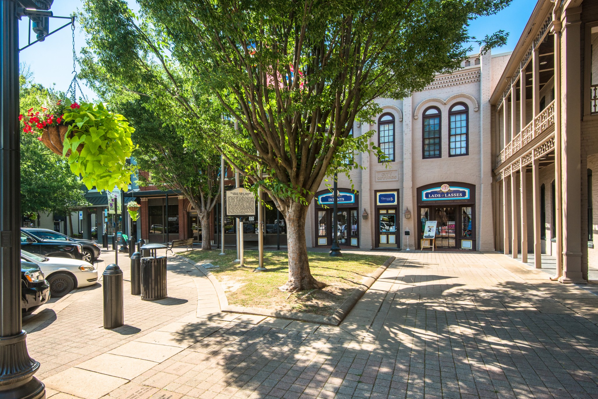 1011 Murfreesboro Road, Unit L10 Franklin, TN 37064 - Photo 43 of 47 a view of a building with a patio