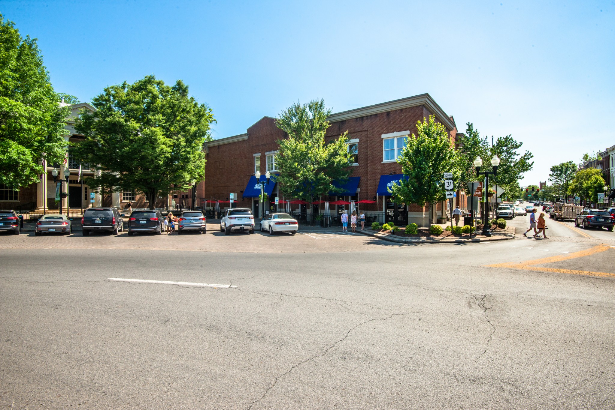 1011 Murfreesboro Road, Unit L10 Franklin, TN 37064 - Photo 44 of 47 a view of a street with cars