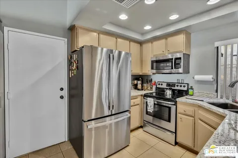 $555,000 | 2247 East Miramonte Circle, Unit C, Palm Springs, CA 92264