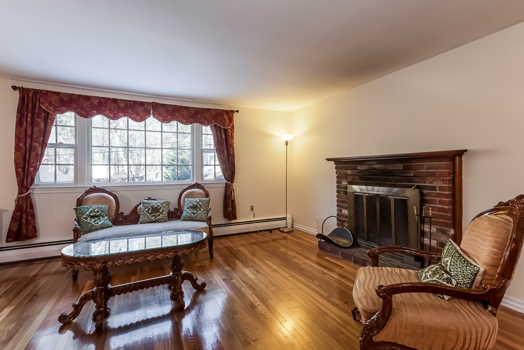 3 Larch Road Acton, MA 01720 - Photo 4 of 30 Gallery Image 4