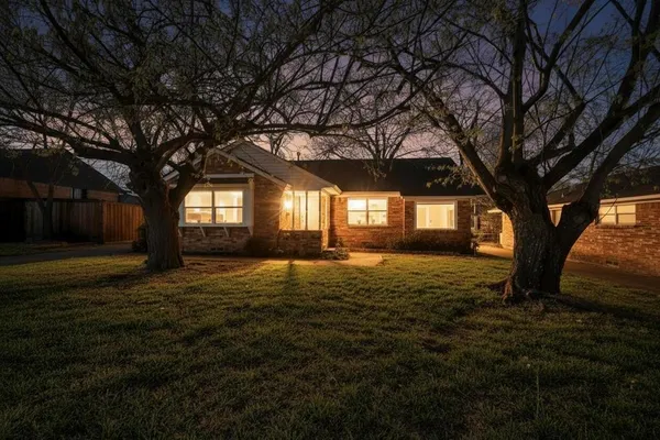 $2,600 | 2120 Healey Drive, Dallas, TX 75228