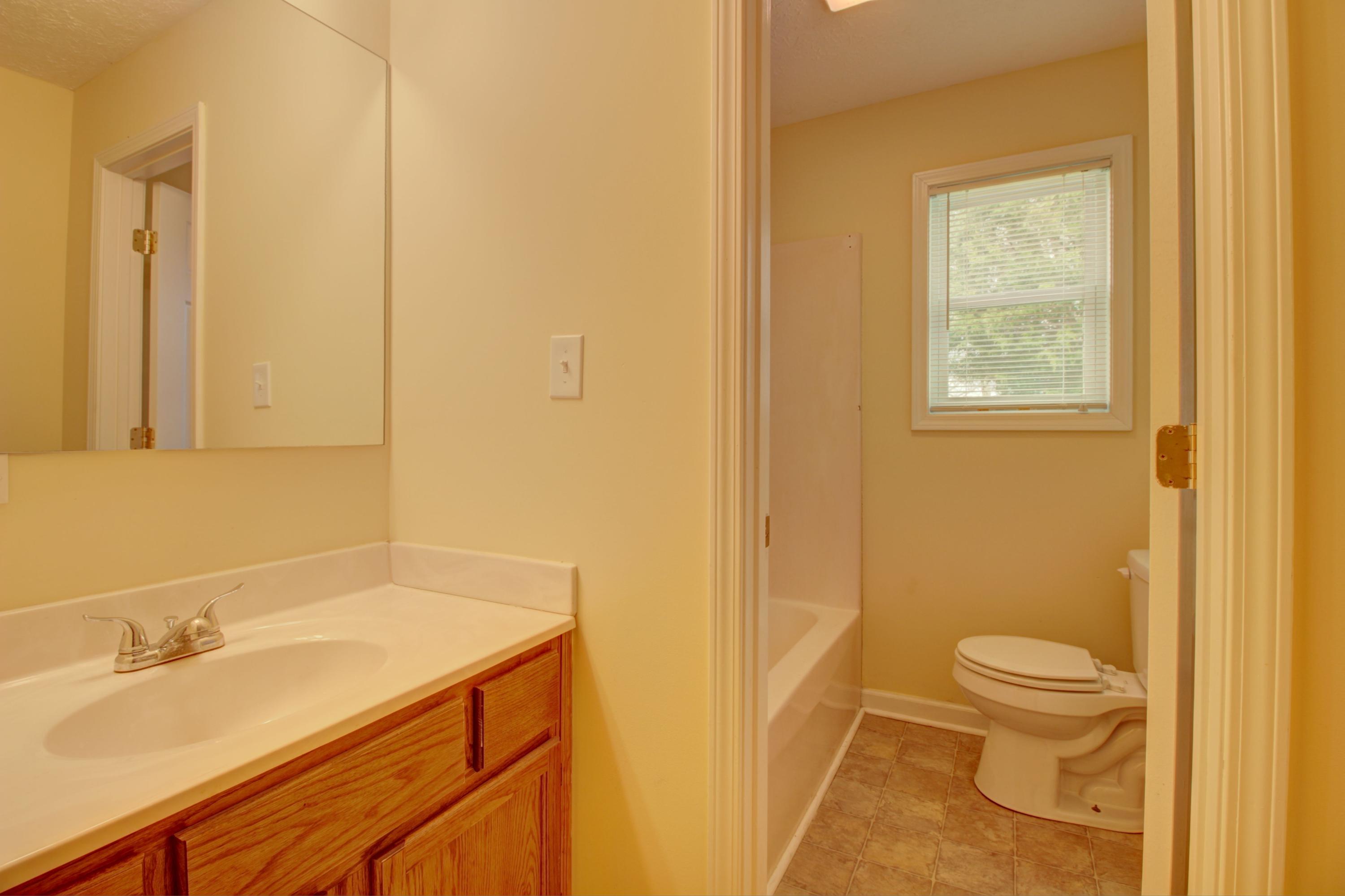 609 Laurel Bluff Road Kingston, TN 37763 - Photo 4 of 10 bathroom