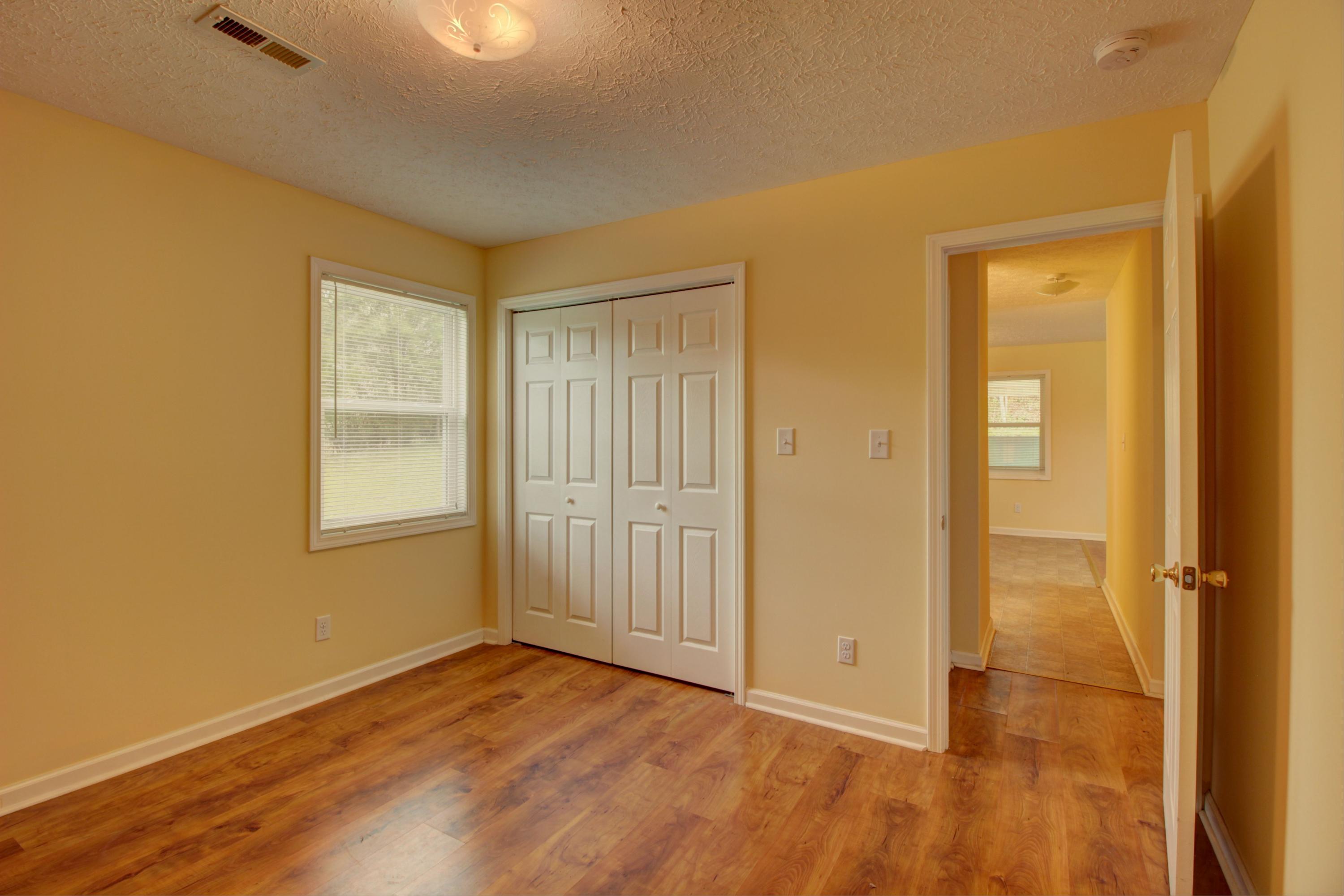 609 Laurel Bluff Road Kingston, TN 37763 - Photo 8 of 10 2nd bedroom
