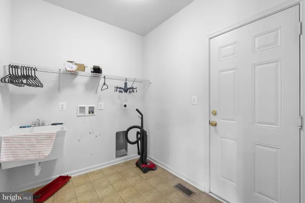 $2,900 | 21551 Port Court, Lexington Park, MD 20653