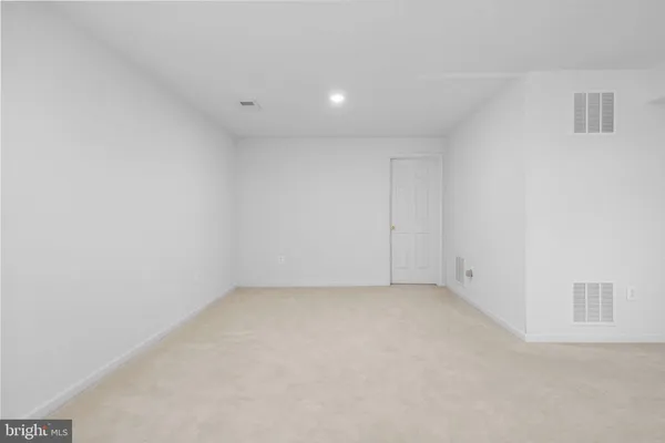 $2,900 | 21551 Port Court, Lexington Park, MD 20653