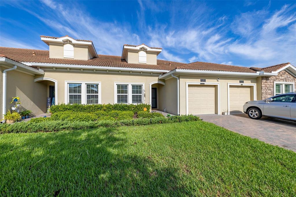 1060 Blackwolf Run Road Davenport, FL 33896 - Photo 2 of 37