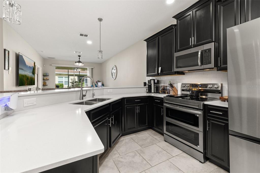 1060 Blackwolf Run Road Davenport, FL 33896 - Photo 9 of 37