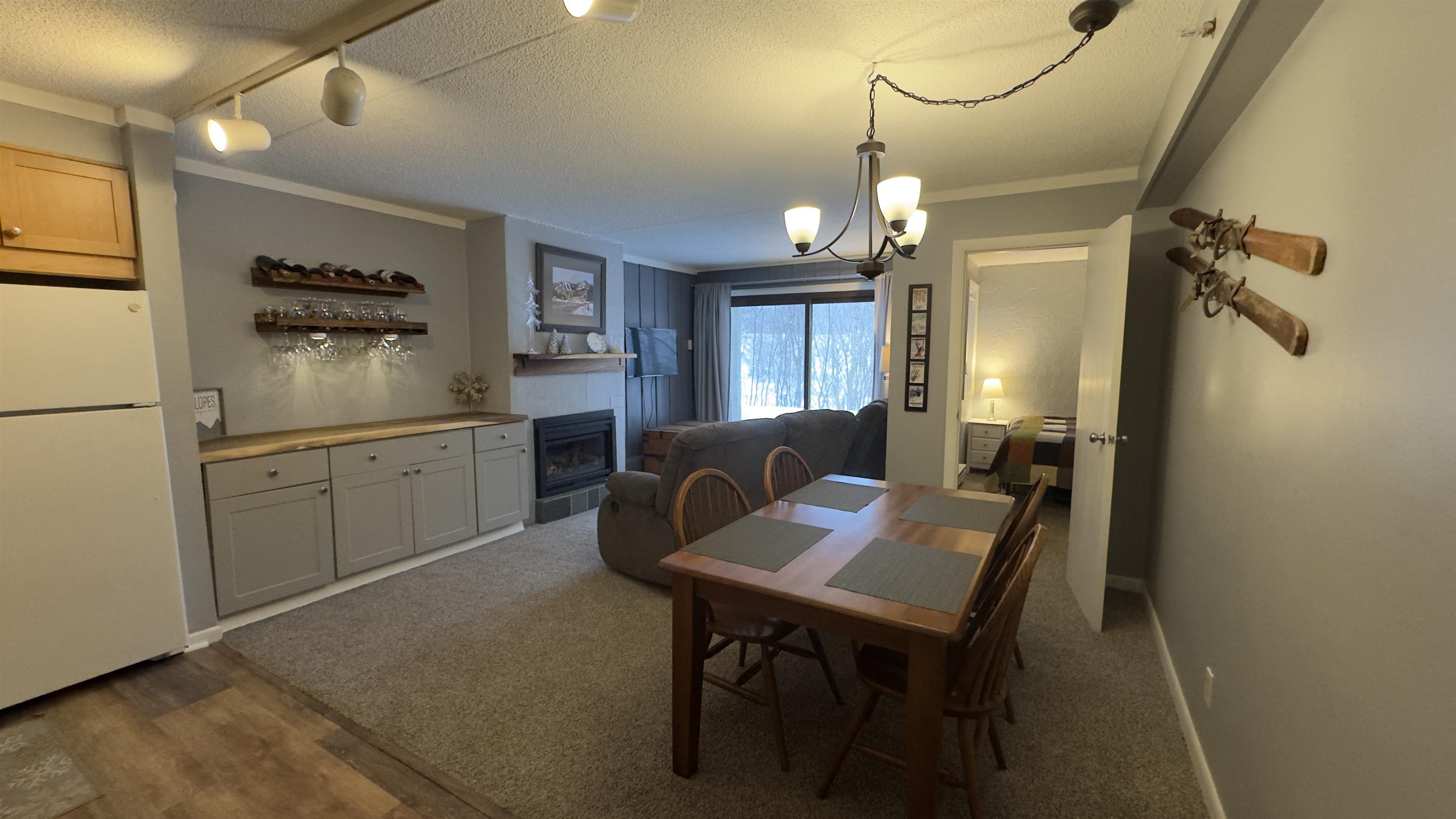 697 East Mountain Road, Unit B1 Killington, VT 05751 - Photo 3 of 24