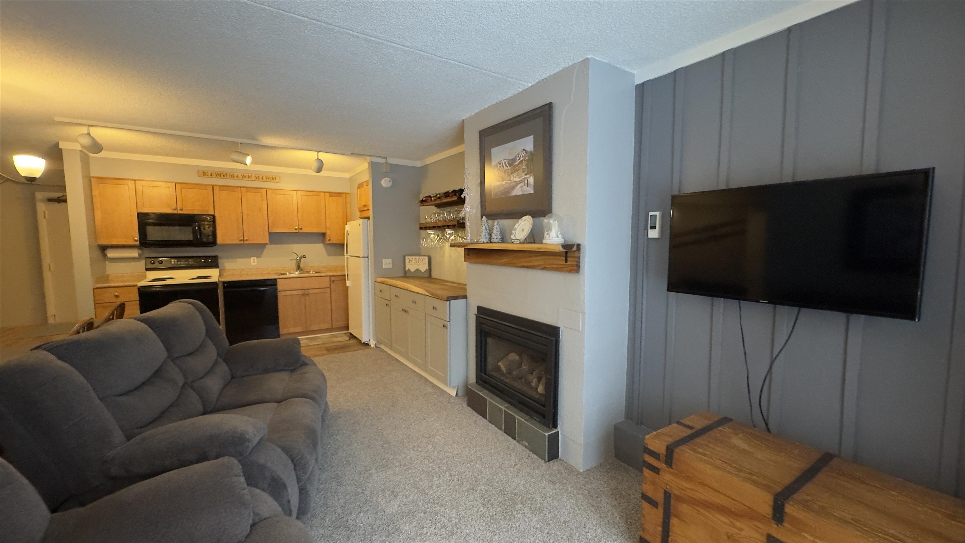 697 East Mountain Road, Unit B1 Killington, VT 05751 - Photo 8 of 24