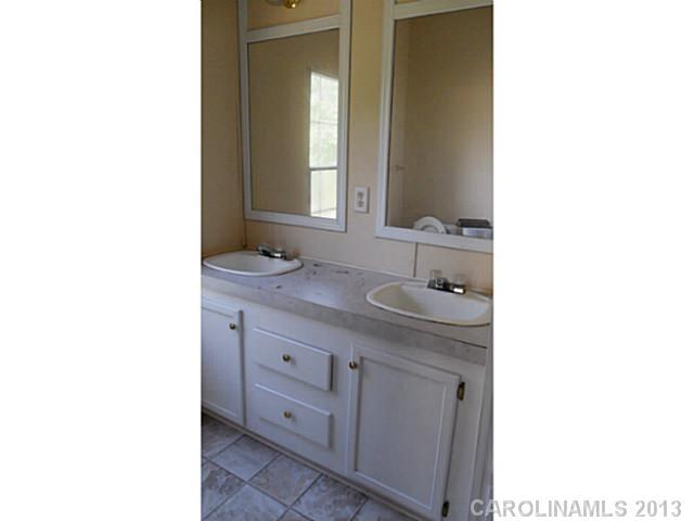 810 Sowell Street Lancaster, SC 29720 - Photo 9 of 12 Gallery Image 9