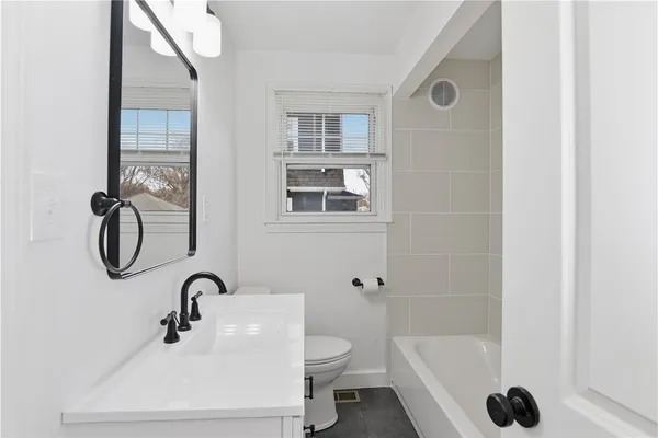 $439,900 | 376 Norwood Avenue, Warwick, RI 02888