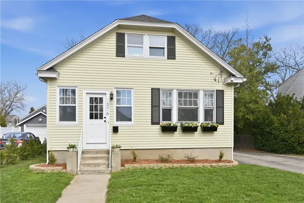$439,900 | 376 Norwood Avenue, Warwick, RI 02888