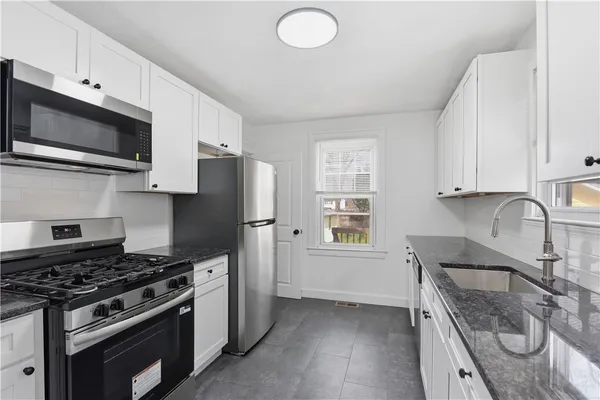 $439,900 | 376 Norwood Avenue, Warwick, RI 02888