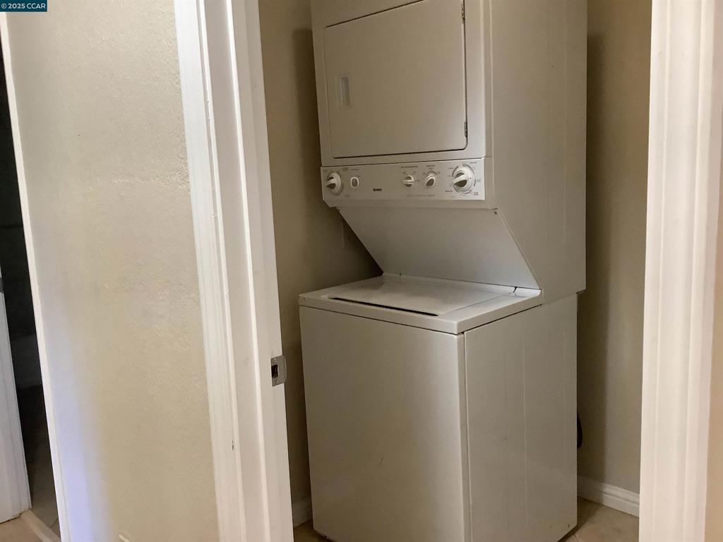 1505 Kirker Pass Road Concord, CA 94521 - Photo 9 of 19 a utility room with dryer and washer